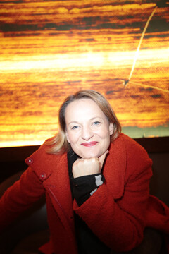 Obisike Das Herz Einer Lowin Choreografisches Theater Mit Und Uber Mutige N Madchen D Haus Dusseldorfer Schauspielhaus Junges Schauspiel Stadt Kollektiv