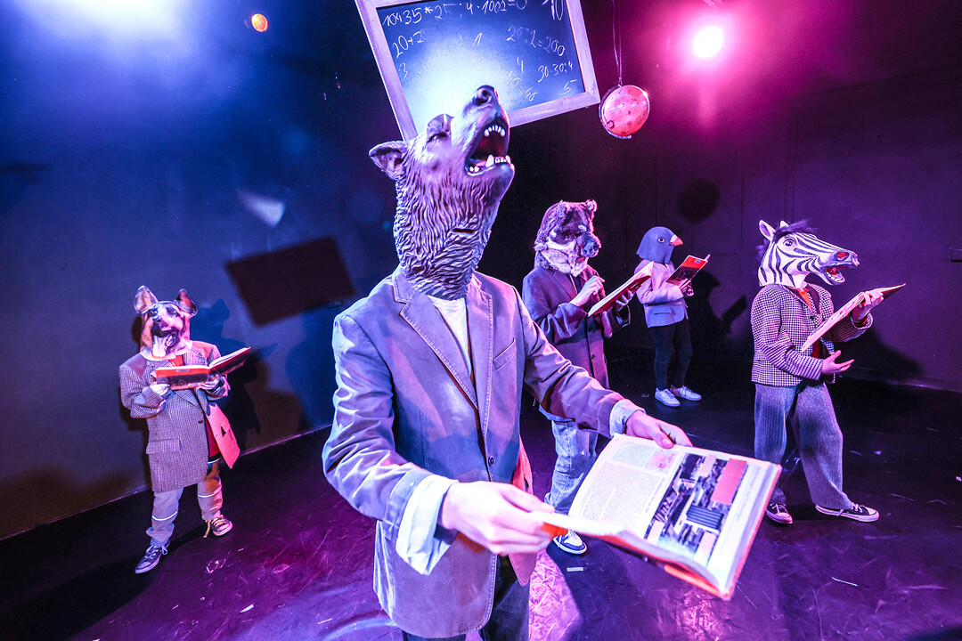 Figur In Brechts Mann Ist Mann Mann ist Mann, von Bertolt Brecht — Eine Produktion der