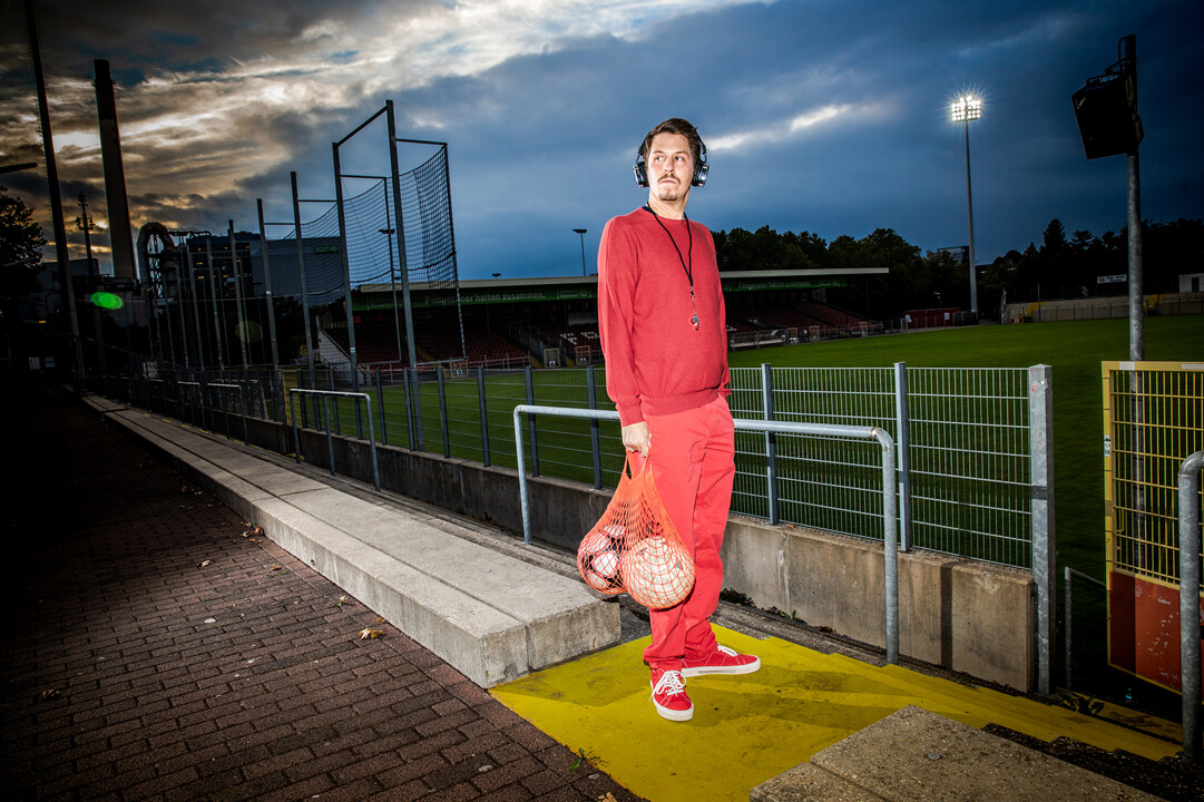 Thomas Kitsche D Haus Dusseldorfer Schauspielhaus Junges Schauspiel Stadt Kollektiv